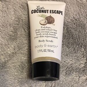 Body & Earth Lush Coconut Escape Body Scrub